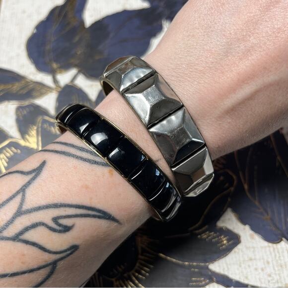 Vintage 80s 1980s Wide Silver Metal Brass Black Enamel Bangle Bracelets Set D1 - Picture 3 of 7